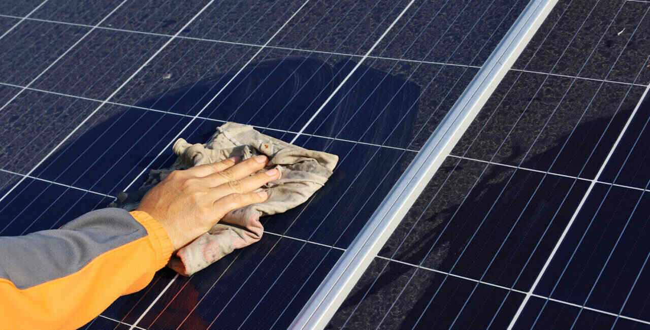 Selecting the Right Solar Panel Cleaning Solution